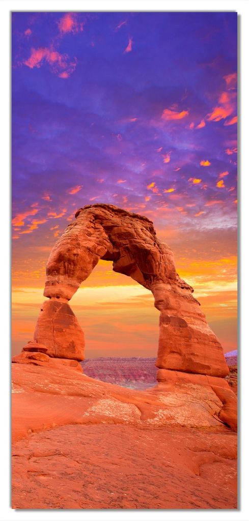 Wallario selbstklebende Türtapete 100 x 220 cm mit Schutzlaminat - Steinbogen vor einem farbenfrohen Himmel in lila-rot