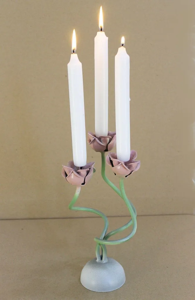 Chandelier rose en métal 27 cm pour 3 bougies - Modèle Classique Chic
