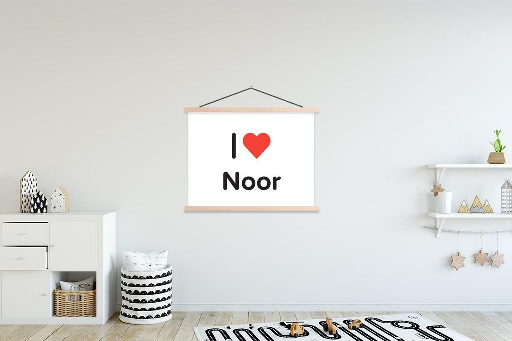 MuchoWow Textilposter Ich liebe - Noor - Mädchen 120x90 cm mit holzfarbenen Rahmen - Magnetisch