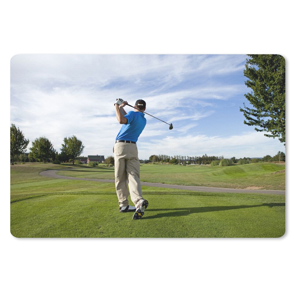MuchoWow Mauspad Mousepad Ein Golfer schlägt den Ball auf einem Golfplatz ab 27x18 cm - Mousepads - Maus Mat - Pad - Mausunterlage - Büroartike...