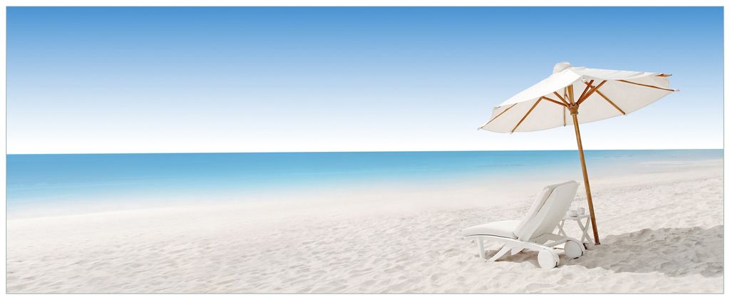 Wallario Wandbild aus Acryl, 125 x 50 cm, freischwebende Optik - Sonnenliege am weißen Strand unter blauem Himmel