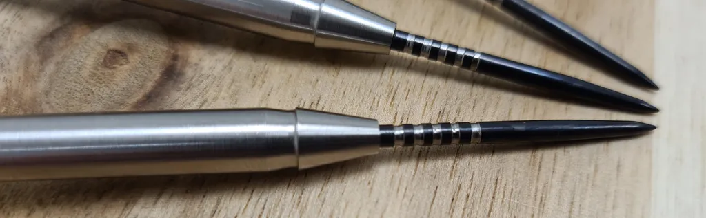 Fléchettes de compétition en tungstène 90% pour cible en sisal - 2