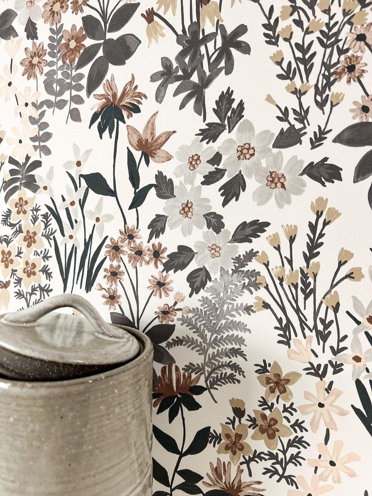 NEWROOM Tapete Weiß Vliestapete Blumen - Blumentapete Floral Grau Braun Blüten Blätter Floral Romantisch Vintage