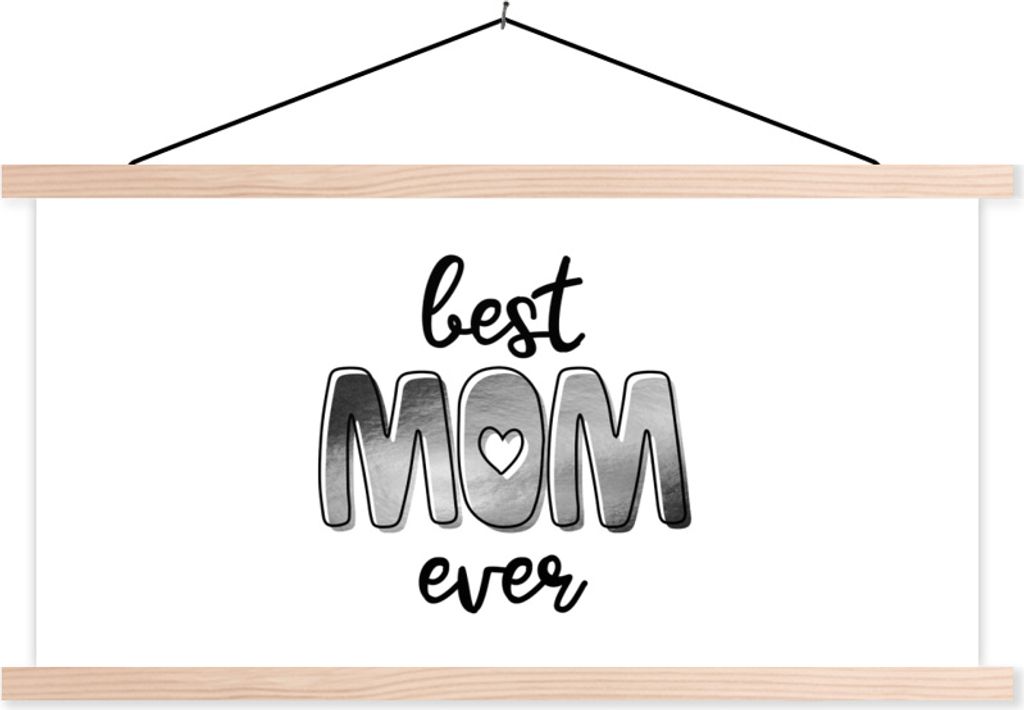 MuchoWow Textilposter Sprichwörter - Zitate Best Mom Ever - Geschenk zum Muttertag - Schwarz und weiß 60x30 cm mit holzfarbenen Rahmen - Dekora...