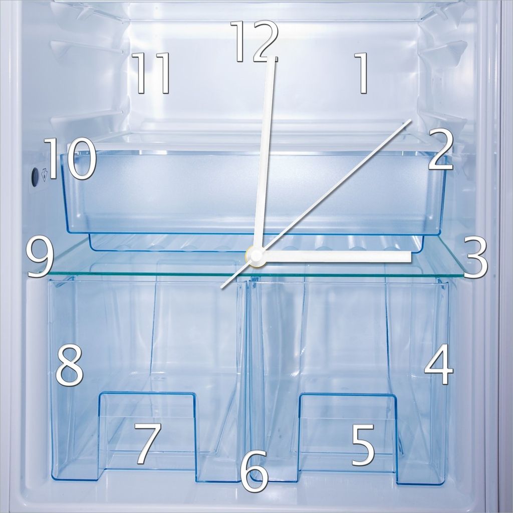 Wallario Design Wanduhr Leerer Kühlschrank - offene Leere ohne Inhalt aus Echtglas, Größe 30 x 30 cm