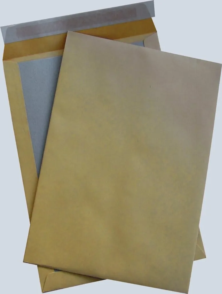 Enveloppe C4 autocollante avec dos cartonné rigide 110g brun x125 plis