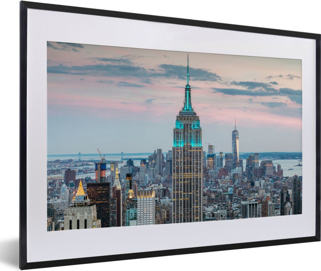 MuchoWow MuchoWow Gerahmtes Poster Das beleuchtete Empire State Building in New York 60x40 cm - Poster mit zchwarzem Bilderrahmen - Schlafzimme...