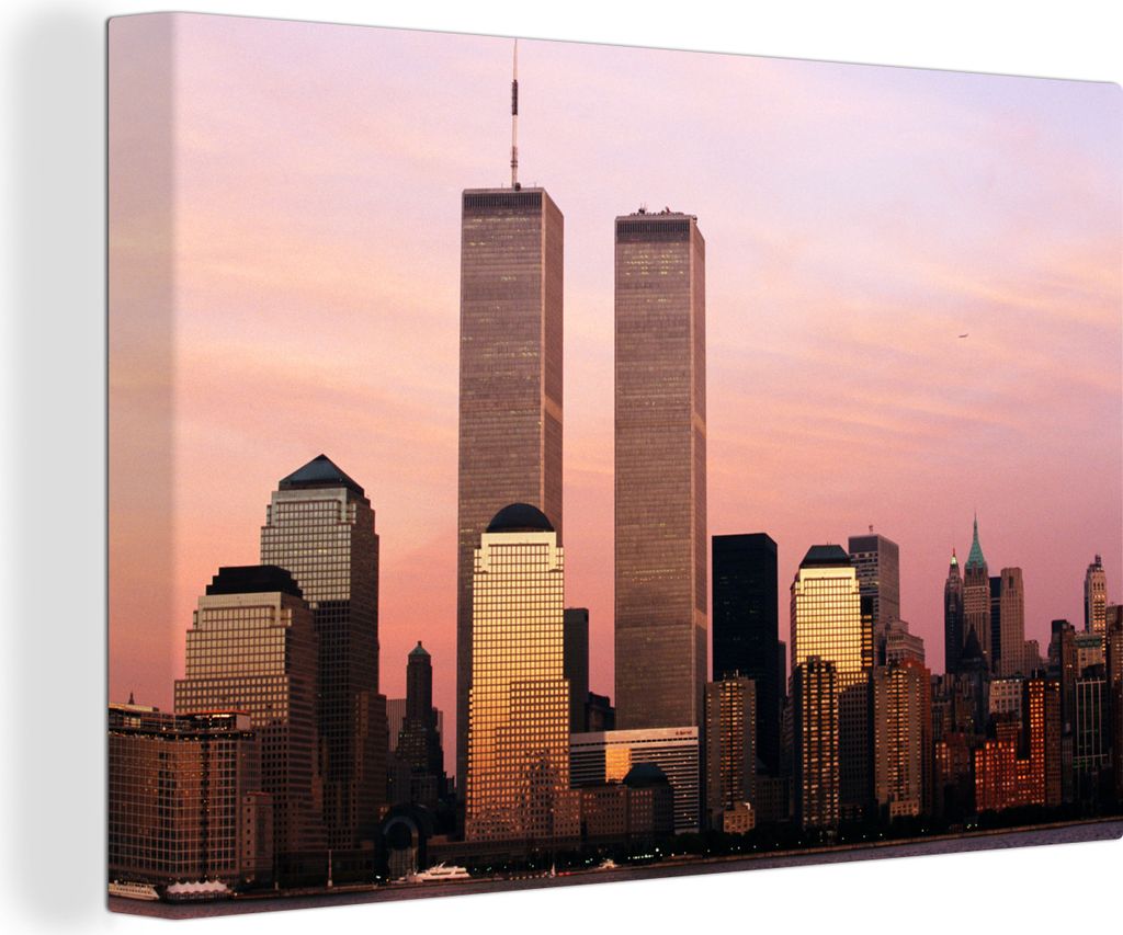 MuchoWow - Leinwandbilder - Die beiden Wolkenkratzer des World Trade Center unter einem rosa Himmel in New York, Wandbild, Wanddeko Bilder Wohnzi...
