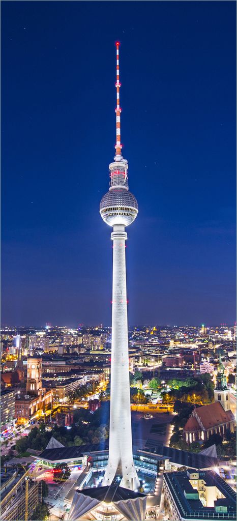 Türtapete Türposter Fernsehturm Berlin bei Nacht - Größe: 93 x 205 cm