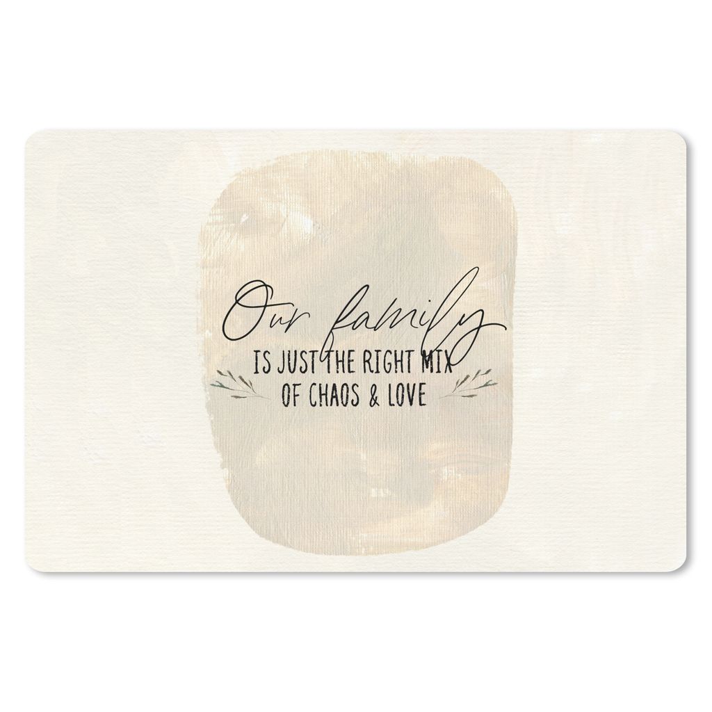 MuchoWow Schreibtischunterlage Zitate - Familie - Unsere Familie ist genau die richtige Mischung aus Chaos und Liebe - Sprüche 60x40 cm - XXL Ma...