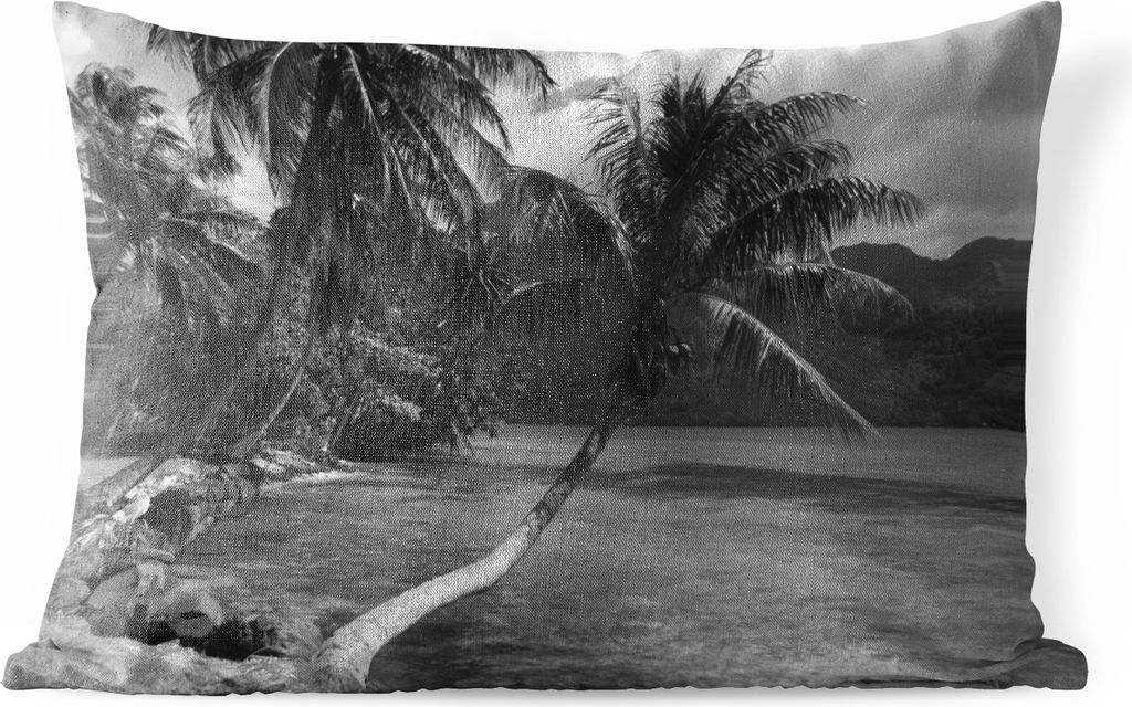 MuchoWow Outdoor Kissen - Palmen am Strand von Mo'orea in Schwarz und Weiß - 60x40 cm - Wetterfest - Lounge Kissen - Zierkissen - Kissen für In...