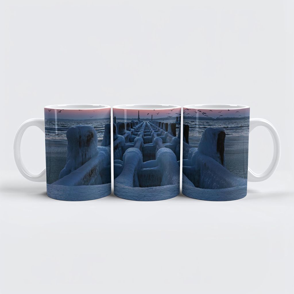 raxxa Premium-Tasse "Eisiger Morgen an der Ostsee"