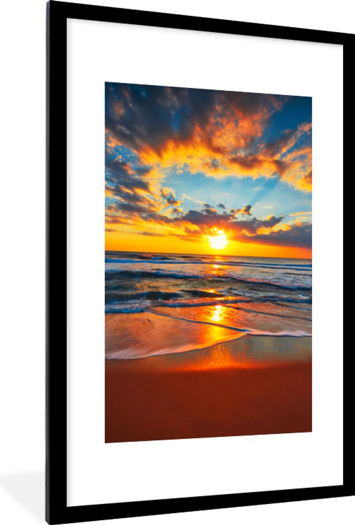 MuchoWow Gerahmtes Poster Meer - Sonnenuntergang - Strand - Wolken - Orange 60x90 cm - Poster mit Schwarzem Bilderrahmen Wandposter Rahmen Foto B...