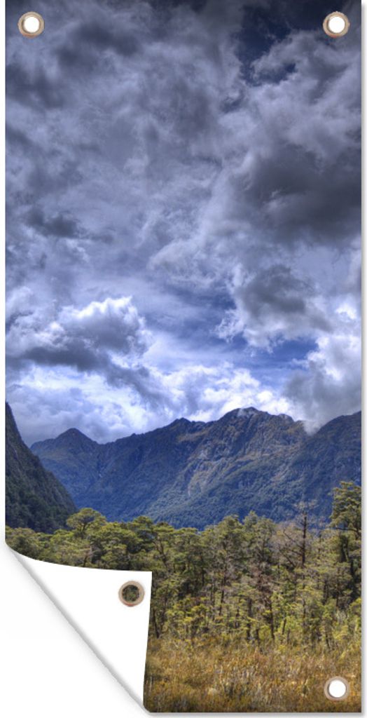 MuchoWow 80x160 cm Outdoor-Poster Gartendeko Sichtschutz Garten Poster für den Garten Dunkle Wolken über den Bergen in Neuseeland