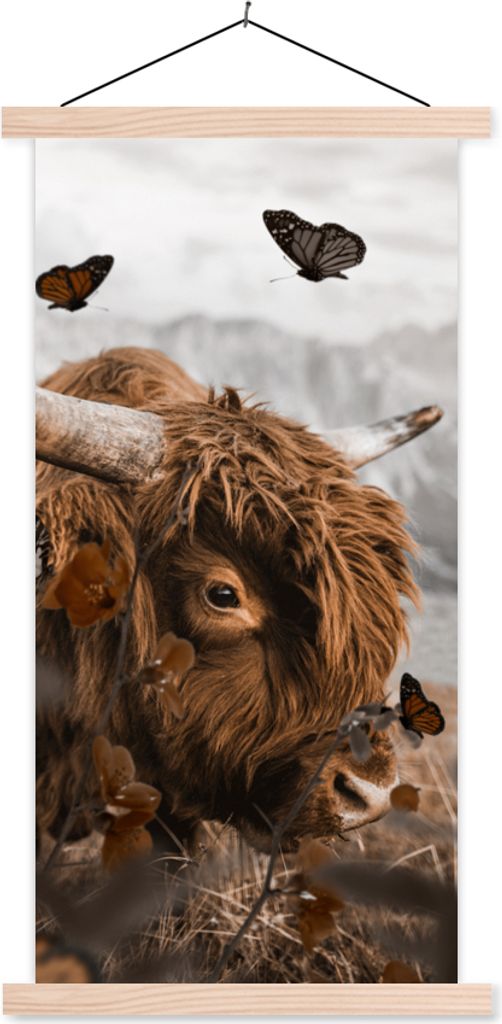 MuchoWow Textilposter Scottish Hochlandrind - Schmetterlinge - Pflanzen 60x120 cm mit holzfarbenen Rahmen - Holz