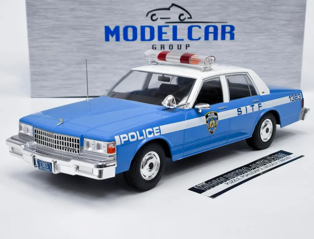 Modèle réduit Chevrolet Caprice 1987 NYPD MCG 1:18 voiture de patrouille