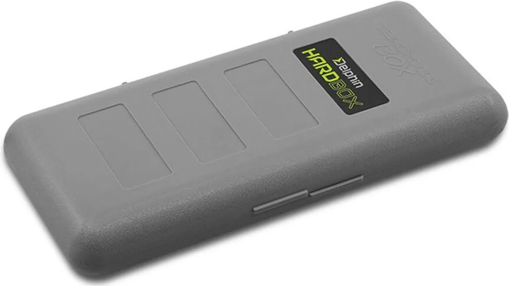 Évitez les Bas de Ligne Emmêlés avec la Delphin Hardbox Reaxe Leader Box