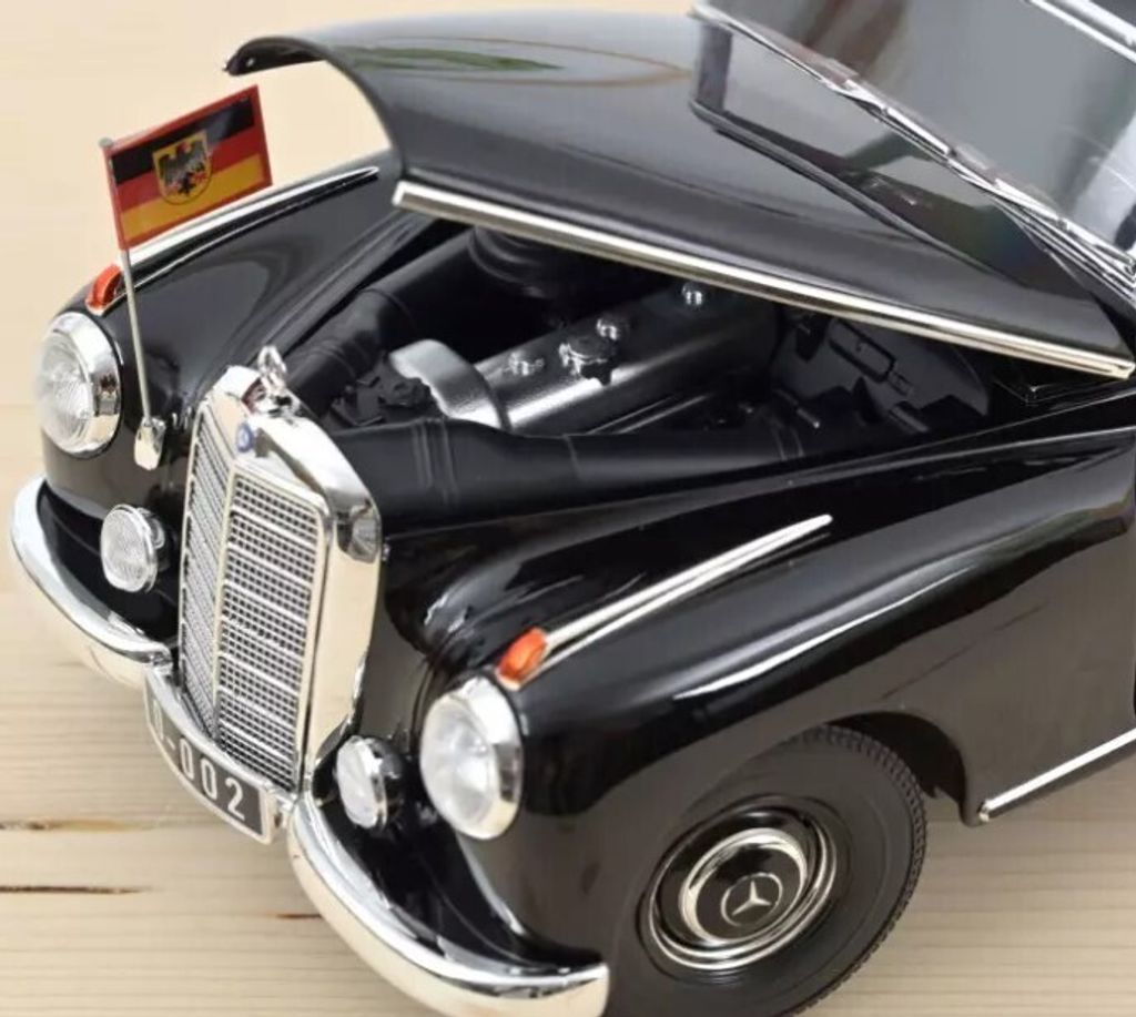Norev 183707 Mercedes 300 1955 schwarz Konrad Adenauer 1:18 Produktbild 4