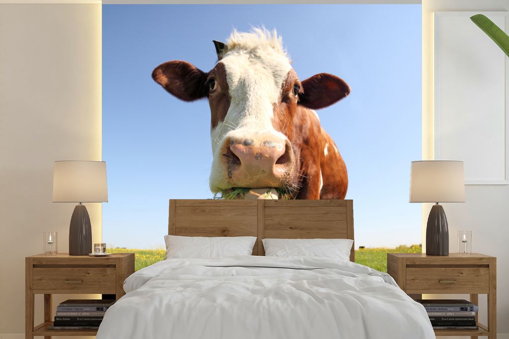 MuchoWow Fototapete für Wohnzimmer oder Schlafzimmer Wandtapete Vinyl Motivtapete Kuh - Tiere - Blumen - Gras - 280x280 cm - Hintergrundbild