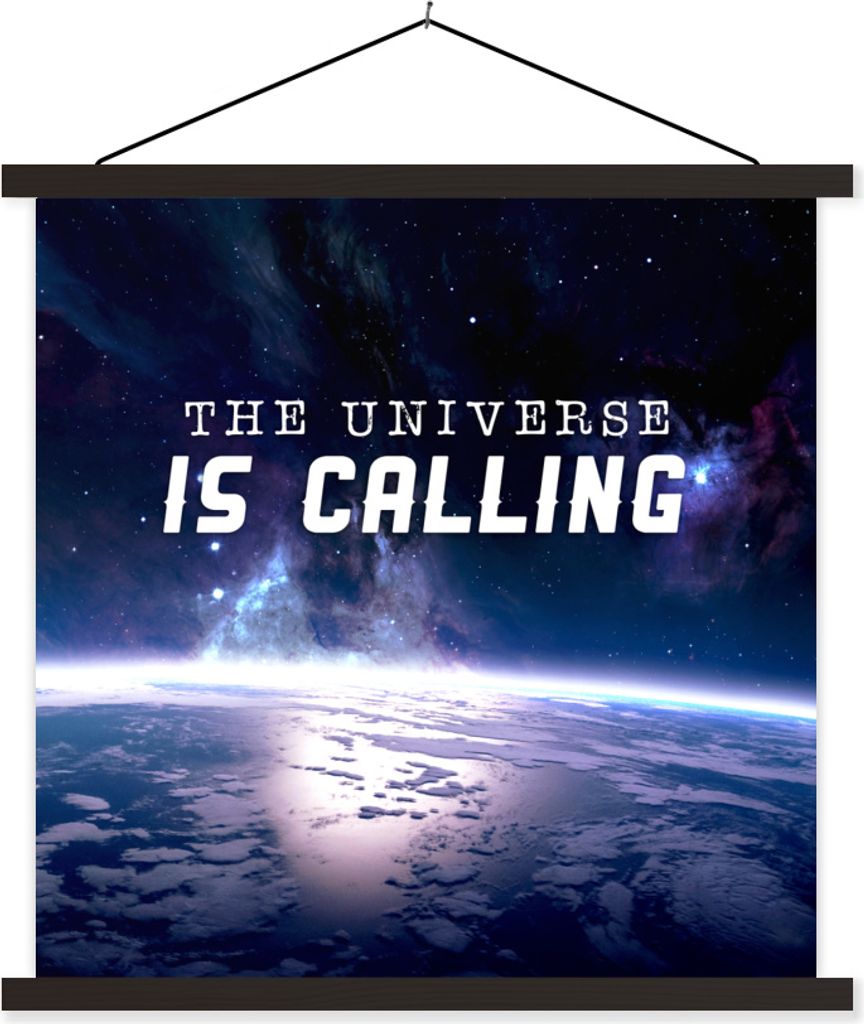 MuchoWow Textilposter Weltraum - Zitate - Sprichwörter - 'Das Universum ruft' - Junge - Jungen - Kinder - Kinder 90x90 cm mit schwarzem Rahmen -...