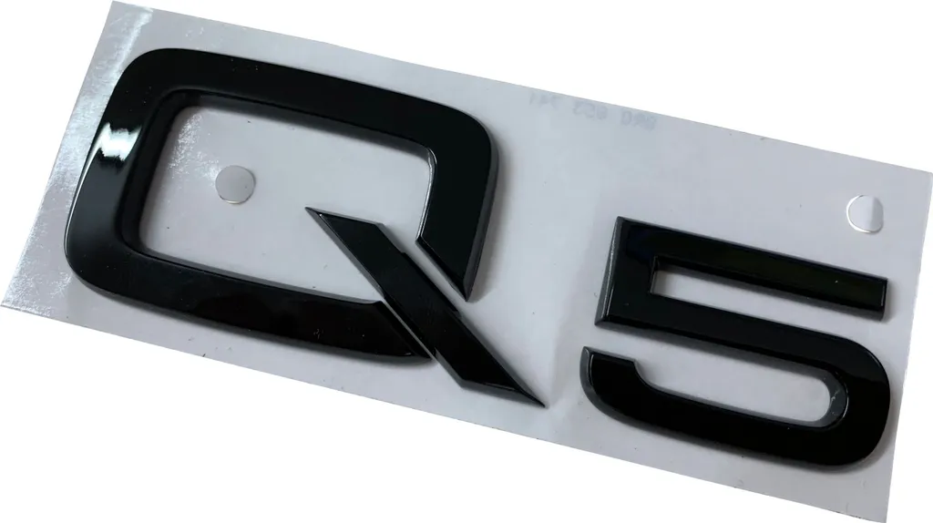 Upgrade Esclusivo Audi Q5: Emblema Nero Lucido Black Edition