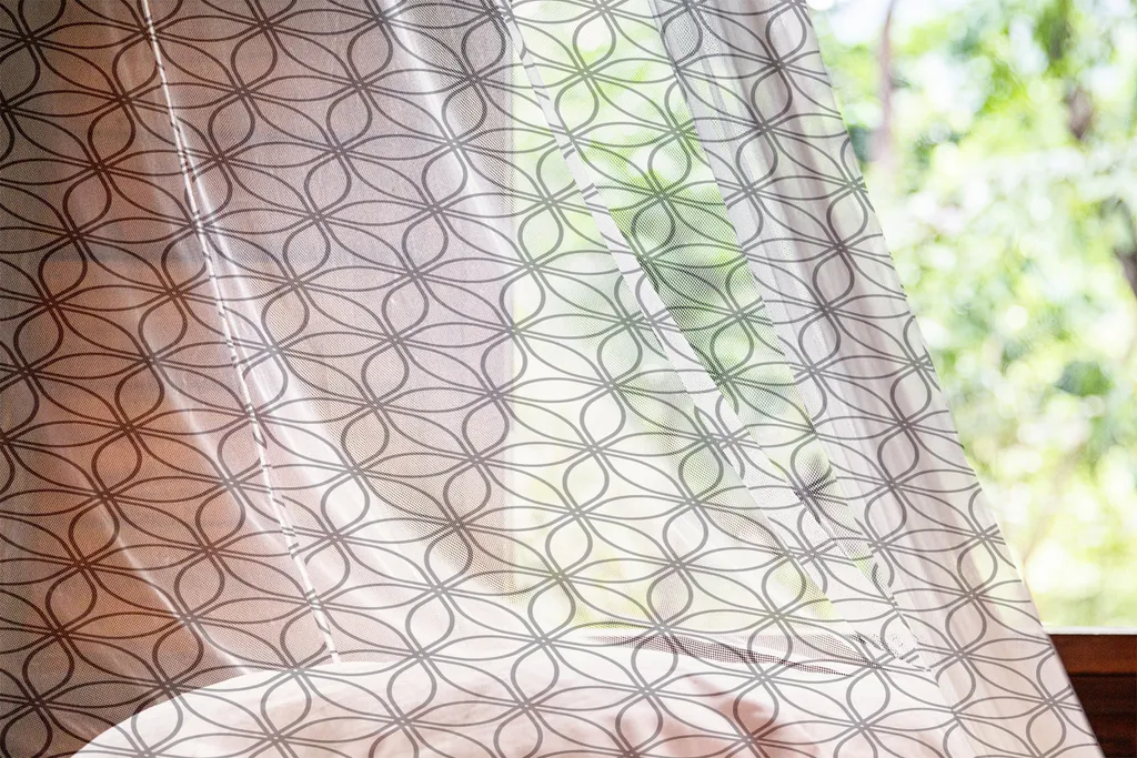 ABAKUHAUS Arazzo con motivi geometrici sacri, motivi geometrici sacri con cerchi sovrapposti e fiori interni, tessuto satinato setoso per soggiorno e camera da letto, 180 cm x 274 cm, colori guscio d'uovo e grigio antracite - 2