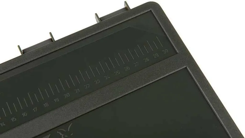 Boîte à Pêche Carpe Fox Box Eos Large avec Compartiments de Rangement - 9
