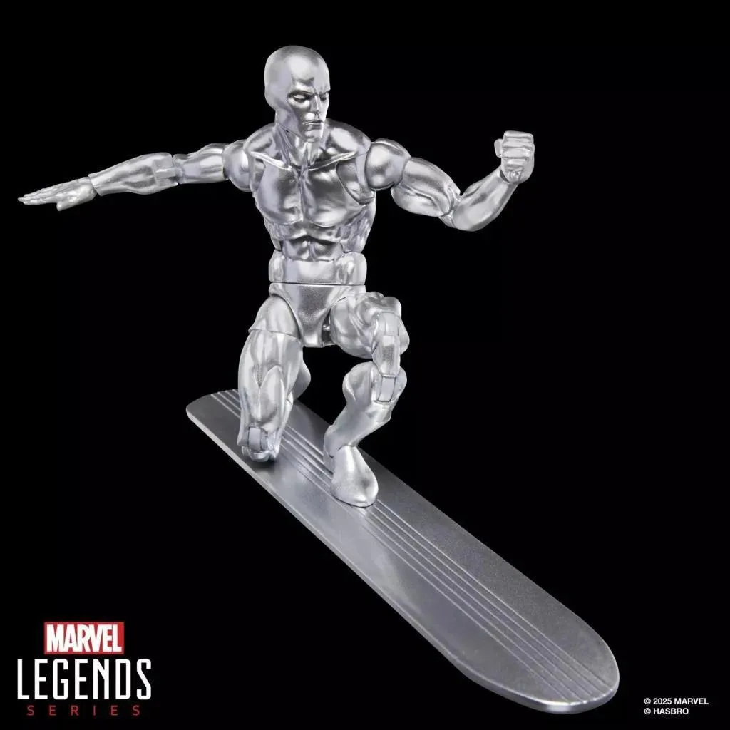 Figurine Silver Surfer Marvel robuste qui tient debout sur son surf - 7