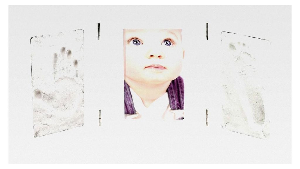 Bilderrahmen zur Geburt: 3-teiliger Rahmen für Babyfoto und 2 Gipsabdrücke, 48,5 x 21 cm