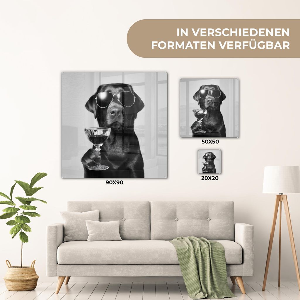 MuchoWow Glasbilder - Bilder auf Wandbild - Foto auf Glas Hund - Schwarz - Weinglas - Sonnenbrille 20x20 cm Wanddekoration aus Glas - Acrylglasbild...