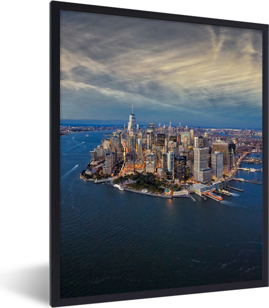 MuchoWow MuchoWow Gerahmtes Poster New York - Manhattan - Wasser 60x80 cm - Poster mit zchwarzem Bilderrahmen - Premium - Wanddeko Wohnzimmer