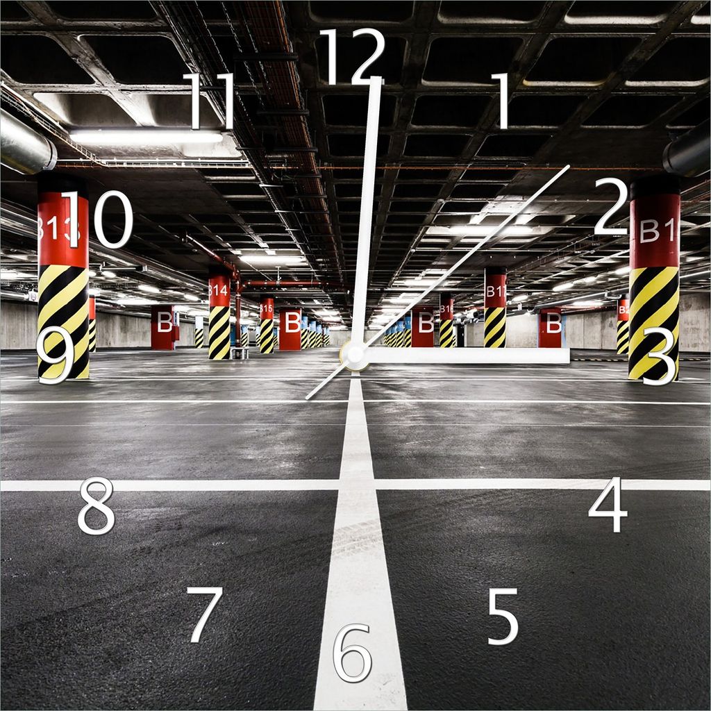 Wallario Design Wanduhr Perspektive von unten leeres Parkhaus im Untergrund aus Echtglas, Größe 30 x 30 cm