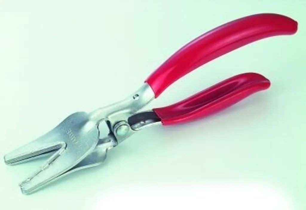 Débloquez vos raccords de clim grippés avec l'outil FORCE 9G0106 194g