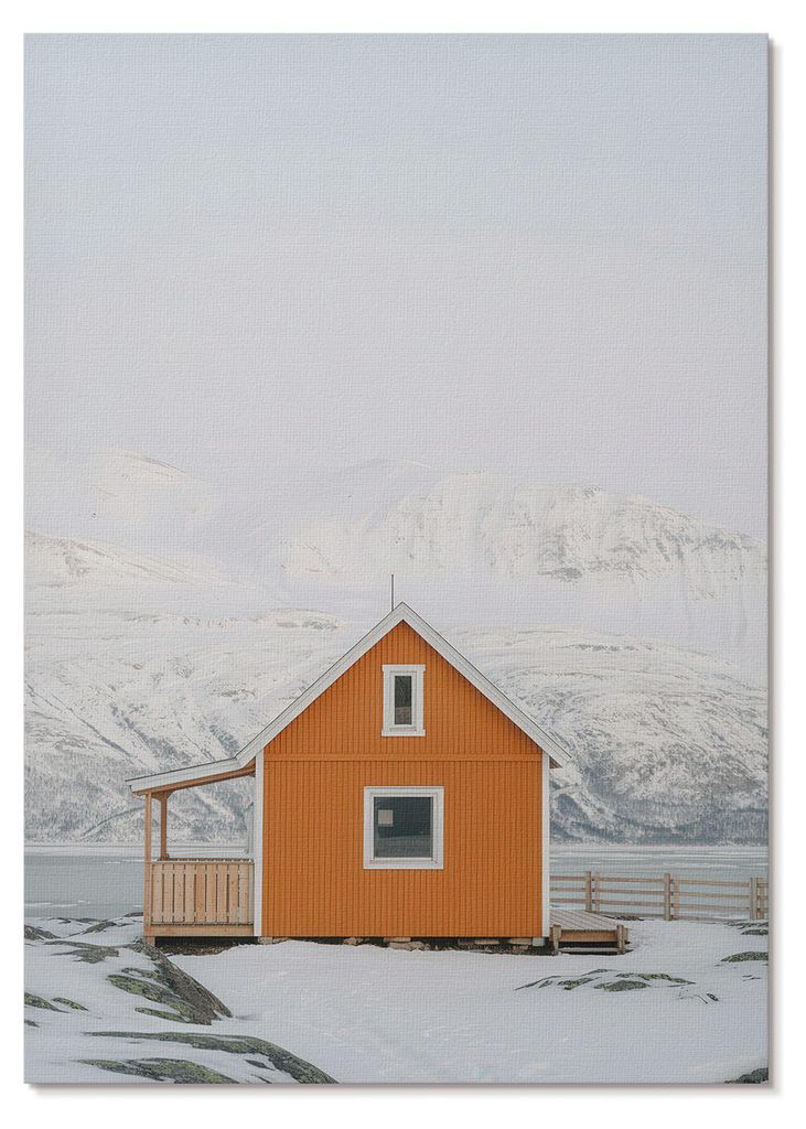 POSTER - 42x59 cm (A2) - Oliver Reed - Orangefarbenes Haus, schneebedeckte Berge, minimalistischer Rahmen - Wandbild für Wohnzimmer Schlafzimmer &...