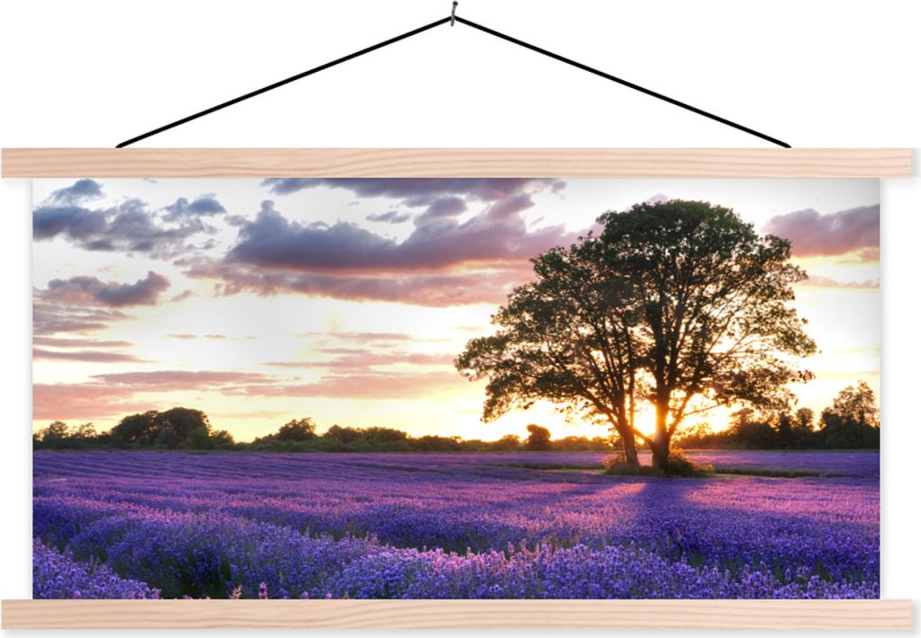 MuchoWow Textilposter Sommerabendlicher Sonnenuntergang über einem Feld mit Bio-Lavendel in Surrey, England. 60x30 cm mit holzfarbenen Rahmen - ...