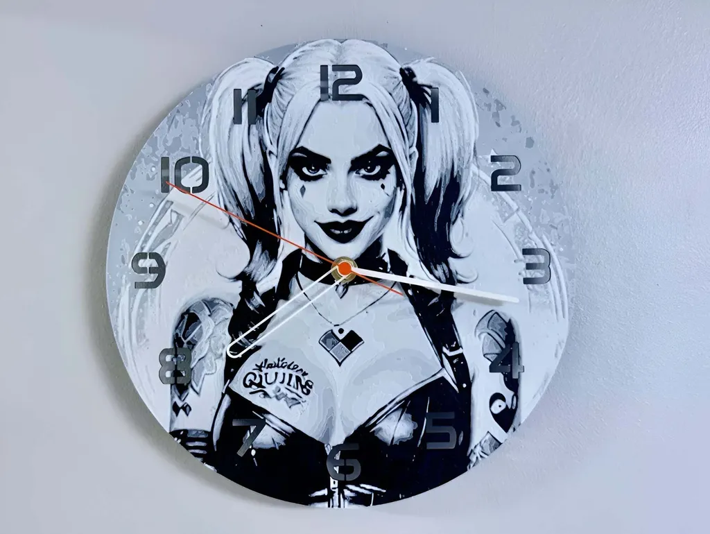 Pendule Murale Harley Quinn Ø 245mm - Objet de Collection Fan DC Comics