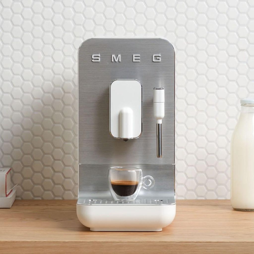 SMEG BCC12WHMEU, Machine à espresso, 1,4 l, Moulin intégré Image du produit 