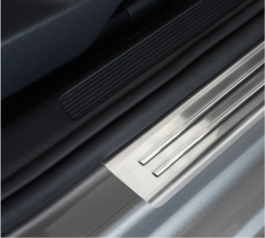 Seuils de porte en acier inox pour Astra H : stop aux rayures de châssis