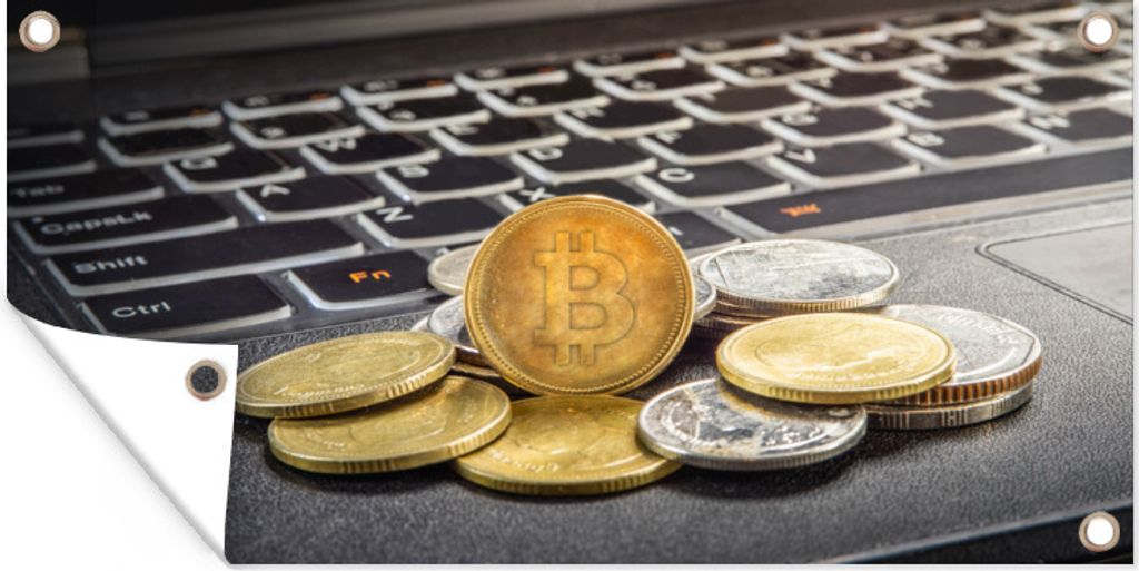 MuchoWow 80x40 cm Outdoor-Poster Gartendeko Sichtschutz Garten Poster für den Garten Bitcoins auf einem Laptop