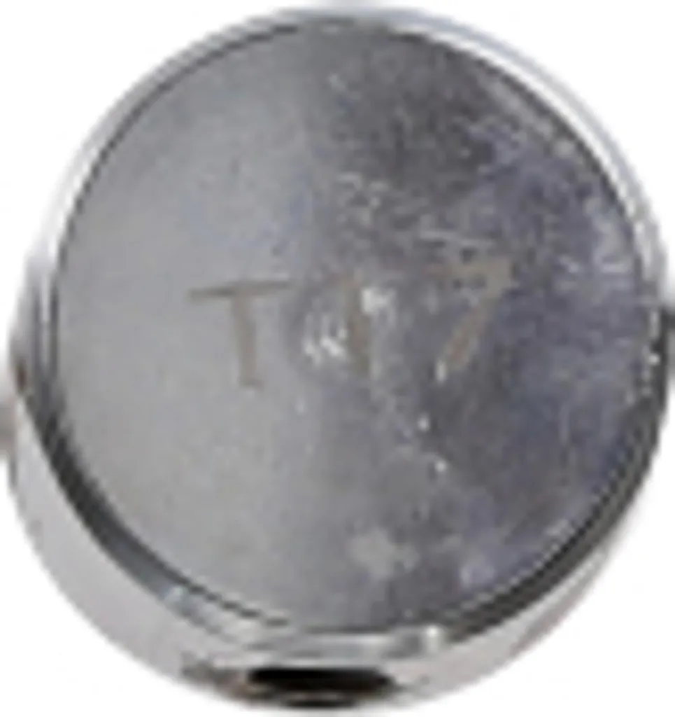 Outil de montage de capuchon plat pour menuiserie et agencement interne
