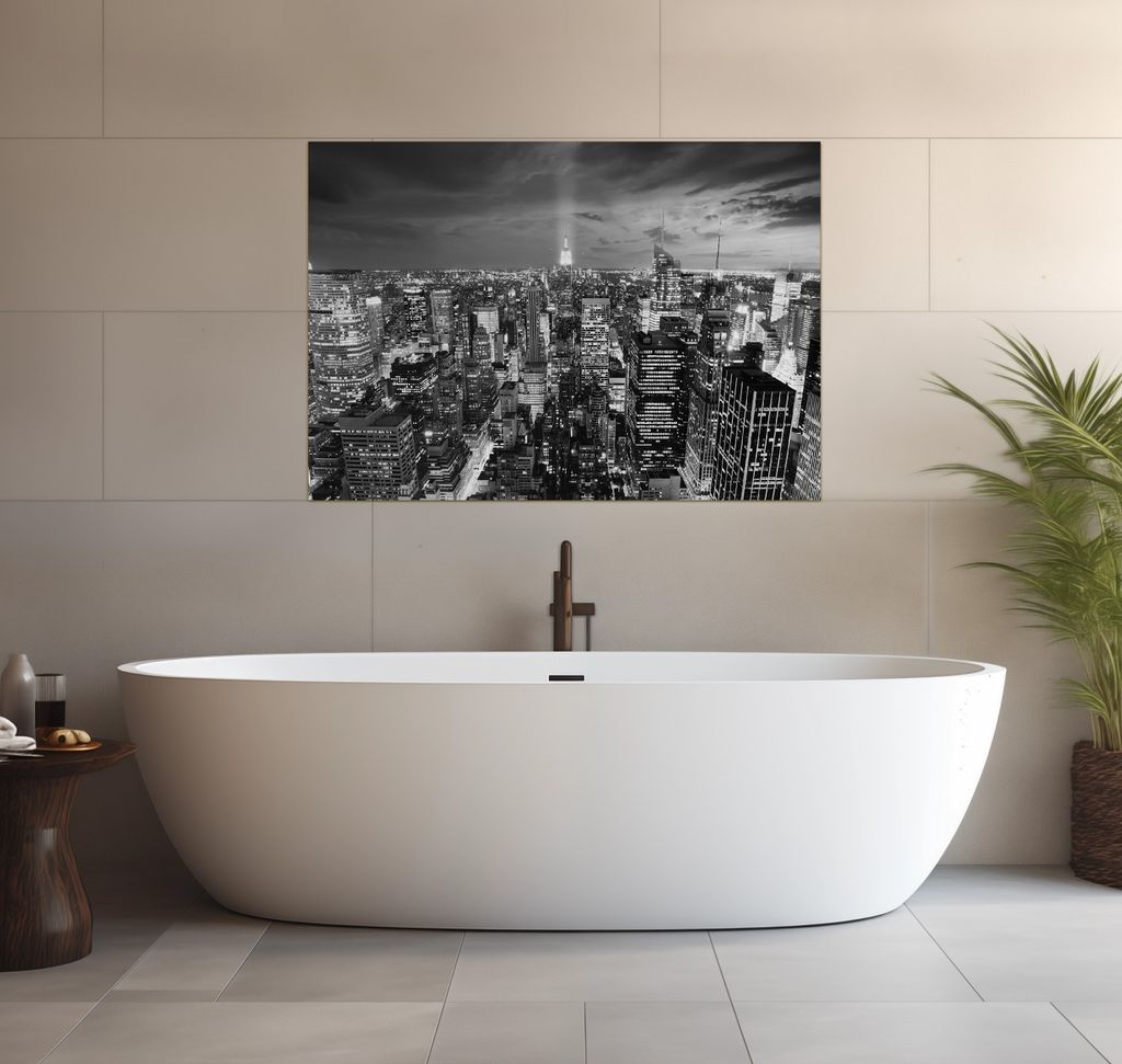 Wallario wasserfestes Poster selbstklebend 70 x 100 cm, New York bei Nacht - Panoramablick über die Stadt - schwarzweiß, Badezimmerposter Spritzs...