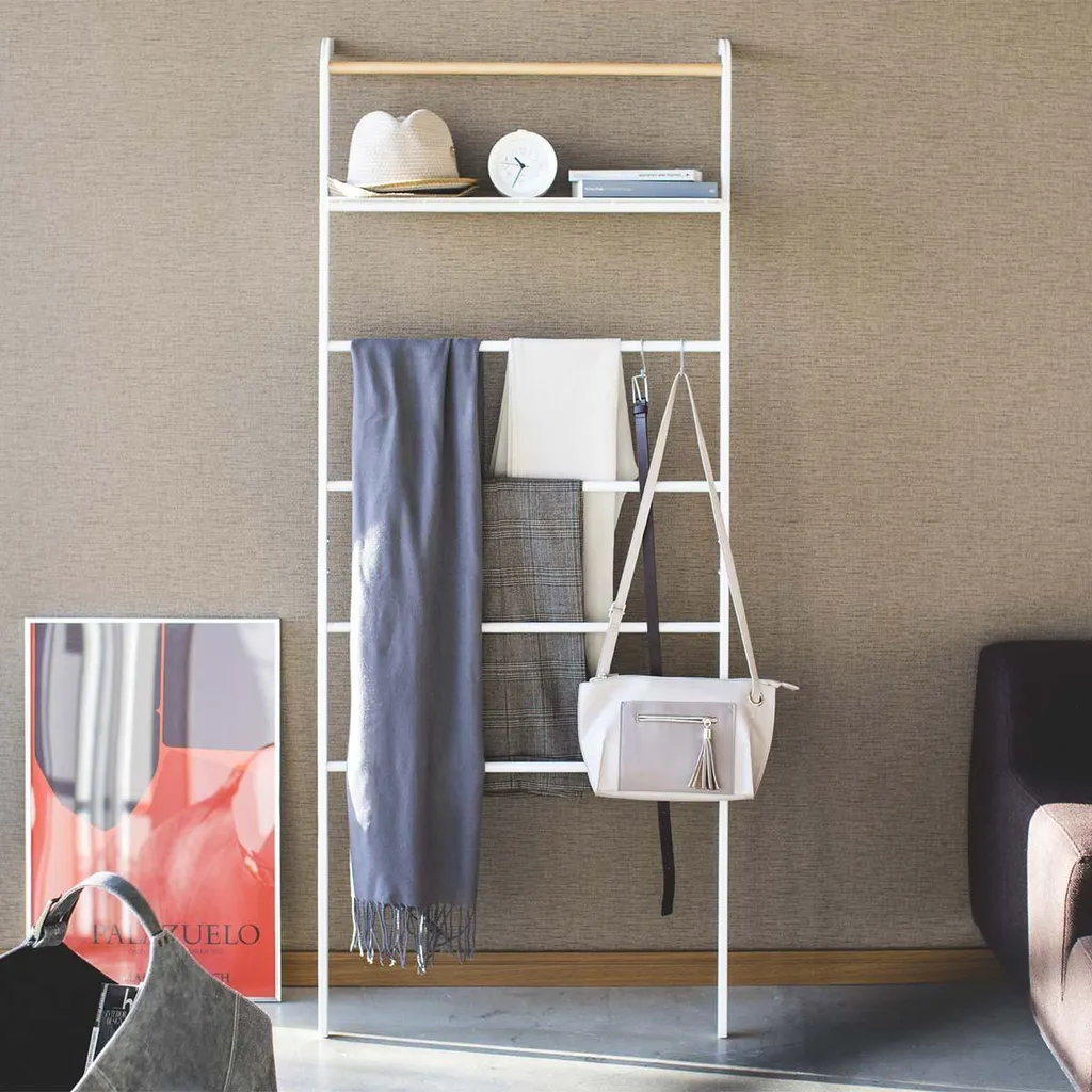 Yamazaki Portemanteau Échelle Blanche avec Étagère Design 65x161cm