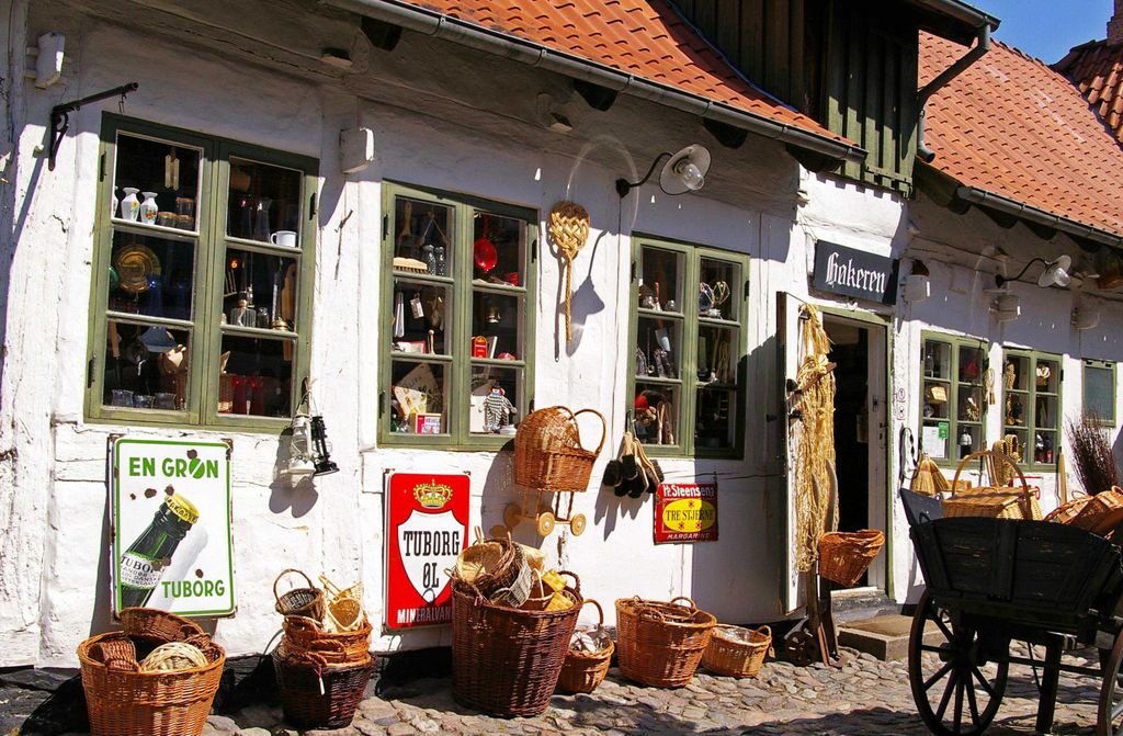 hansepuzzle 22526 - Kleiner Dorfladen Puzzle, 500 Teile, Orte, 46,0 x 30,0cm mit hochwertiger Aufbewahrung, Kartonbox & Beutel