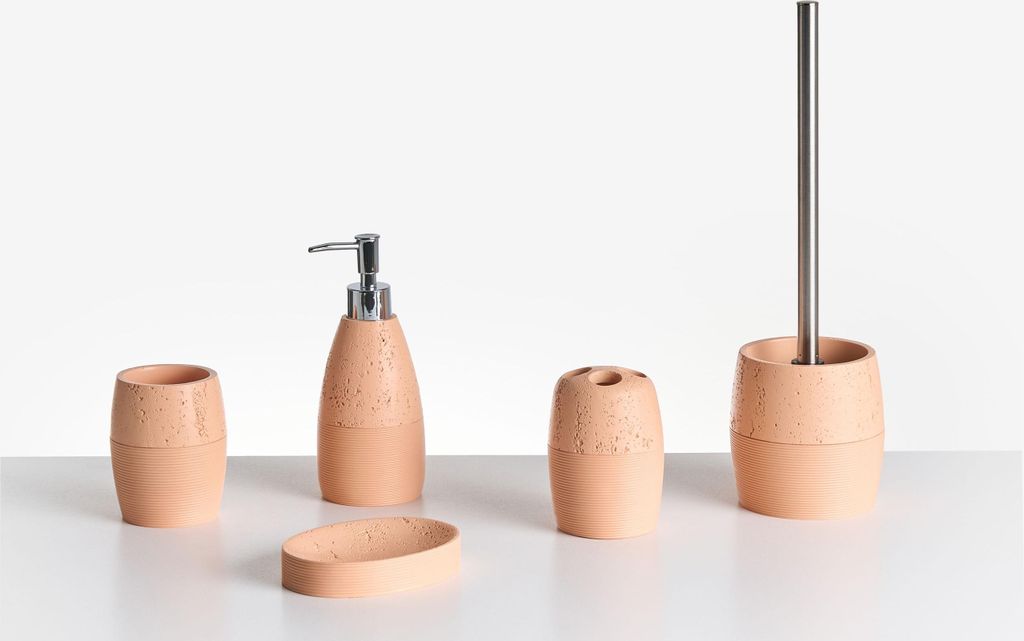 BELIANI Badezimmer Set 5-Teilig Orange Kunstharz Betonoptik Rillenoptik Modern Seifenschale Seifenspender Zahnbürstenhalter Toilettenbürste Becher