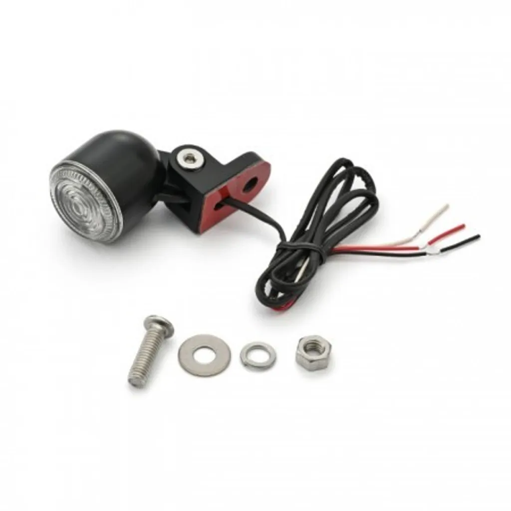 Améliorez votre visibilité avec ce feu arrière LED D-Tail Alu noir 30mm