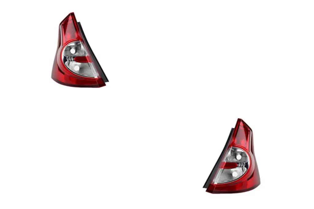 Réparer feux arrière Dacia Sandero cassés avec le set Johns 06/08-