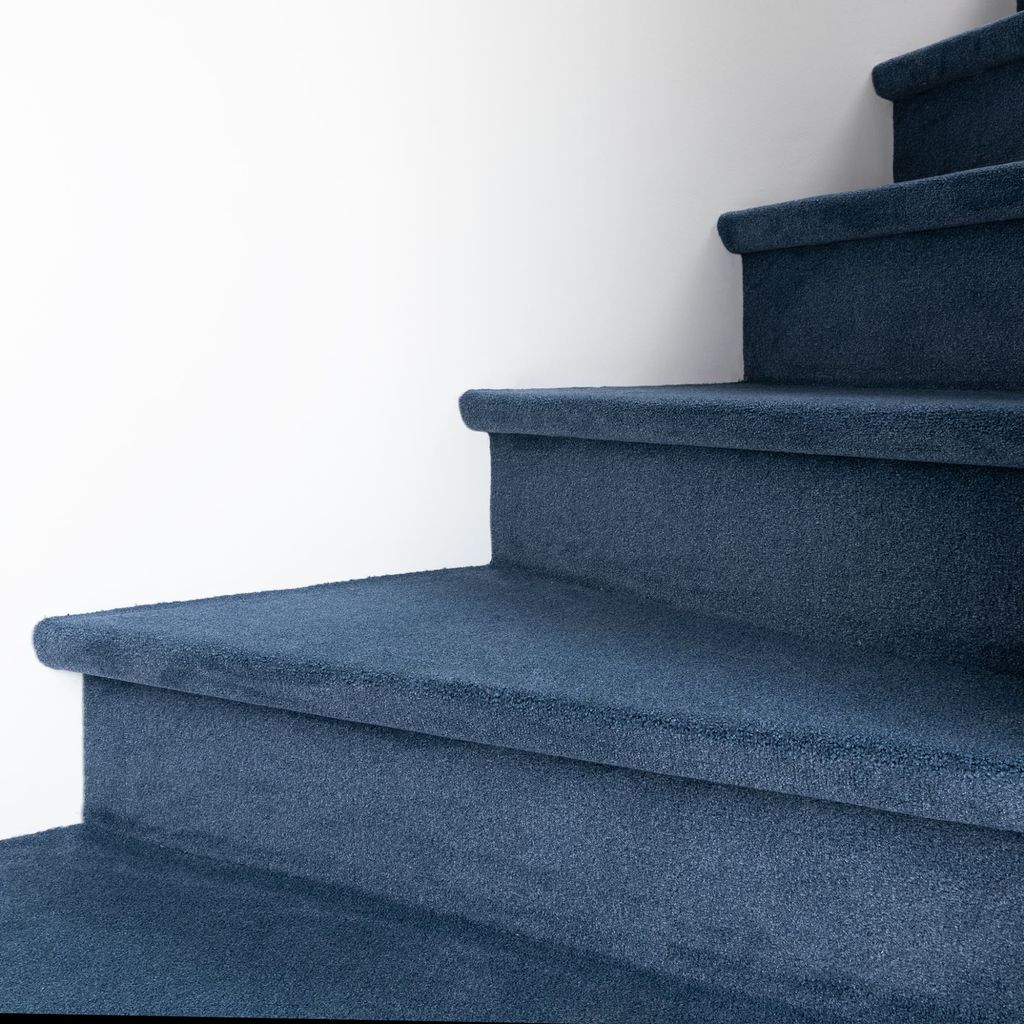 Steffensmeier Velours Teppichboden Messina Meterware | Auslegware für Treppen Flur Wohnzimmer Schlafzimmer | Blau, Größe: 100x400 cm