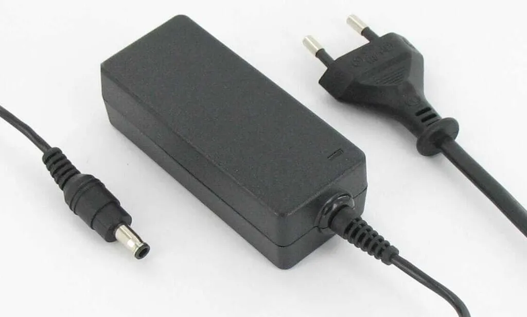 Caricabatterie Blu-Basic 40W - Ricambio Standard 19V 2.1A per Notebook