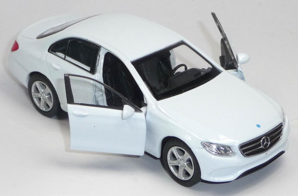Mercedes Benz E-Klasse 2016 weiß Sammlermodell ca. 12cm Produktbild 