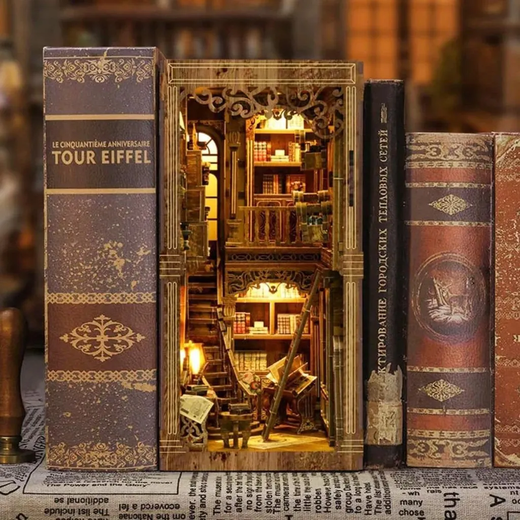 Solution Déco Bibliothèque : Book Nook Kit Miniature Bois Lumineux